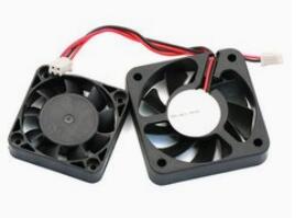 ​笔记本电脑散热风扇自动控温控速降噪装置